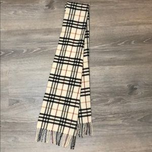 Authentic Burberry scarf in great condition